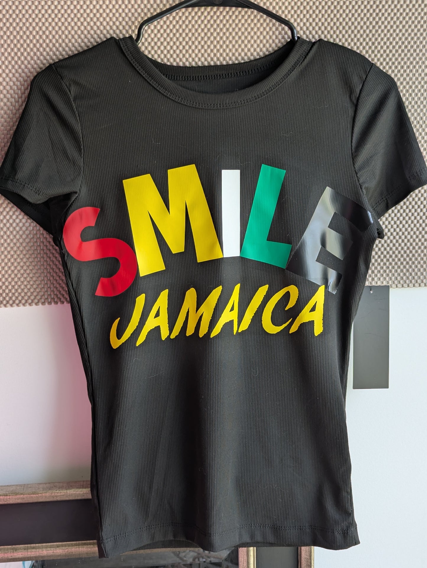 Smile Jamaica Women's Top. Women ummer traditional Jamaica, great quality.